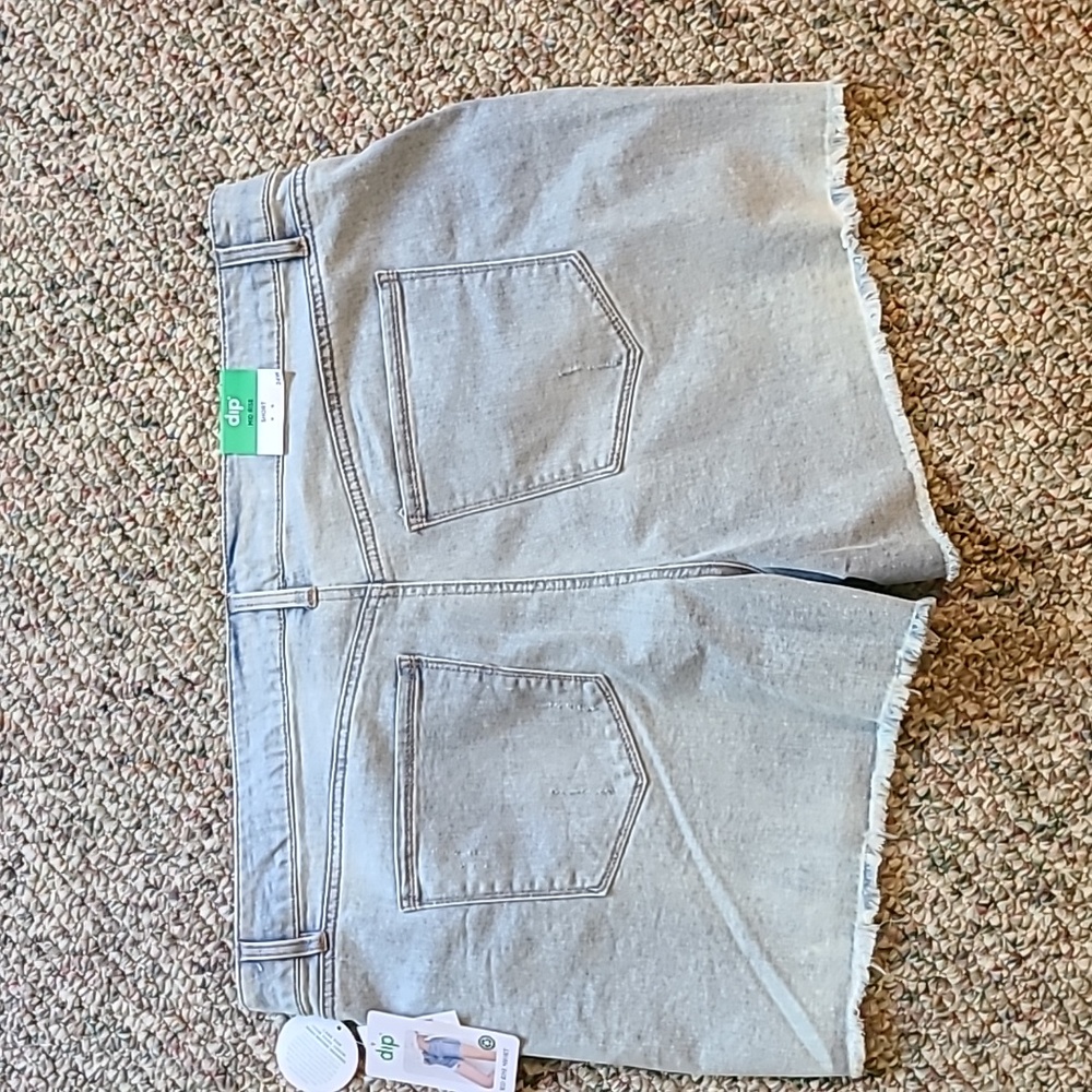 DIP BRAND WOMEN'S PLUS SIZE  BLUE JEAN CUTOFF SHORTS SIZE 24W